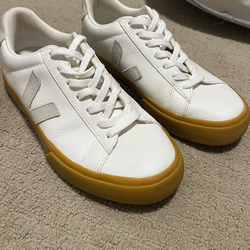 Veja Campo White gum soles size 38 size 7 lightly used condition